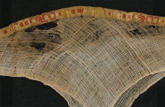 Taparrabo con aves y borlas estilizadas