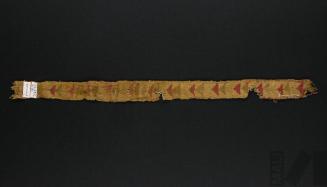 Fragmento de cinta con decoración de diseños de triángulos