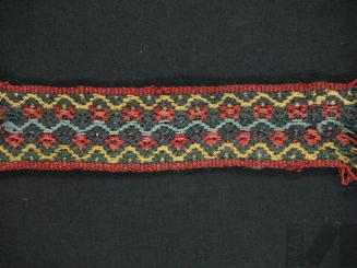 Fragmento de cinta con diseños geométricos