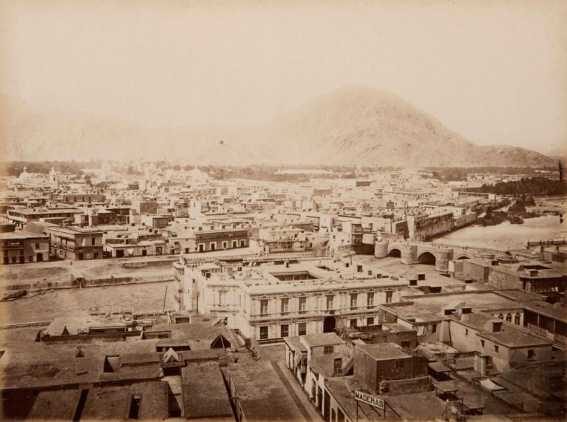 Vista de abajo el puente desde la torre de Santo Domingo, Lima