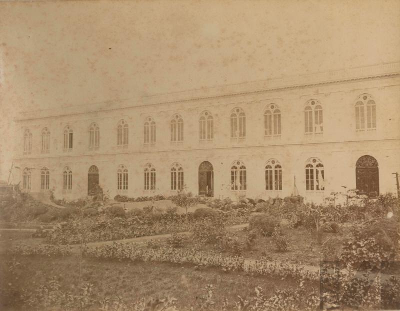 Fachada lateral izquierda del Palacio de la Exposición. Álbum Exposición de Lima.