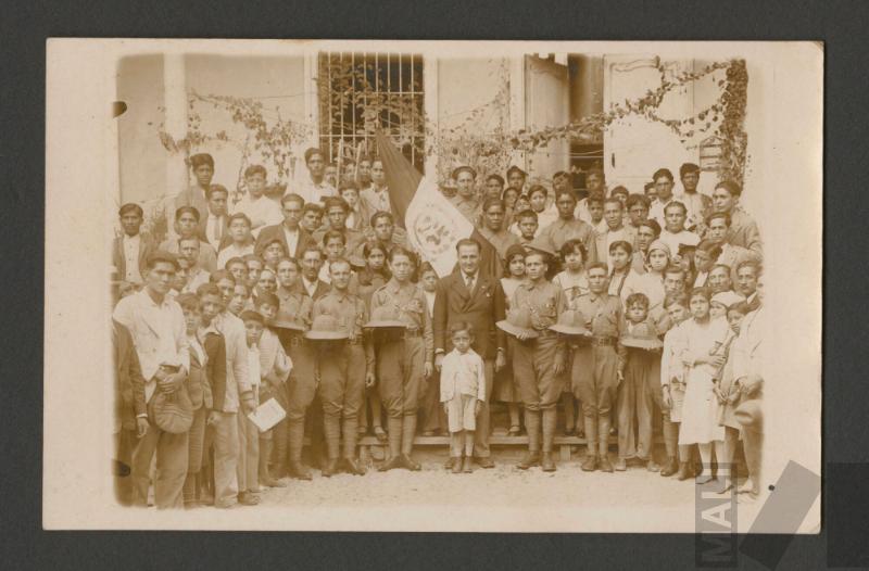 Victor Raúl Haya de la Torre y partidarios apristas en Trujillo