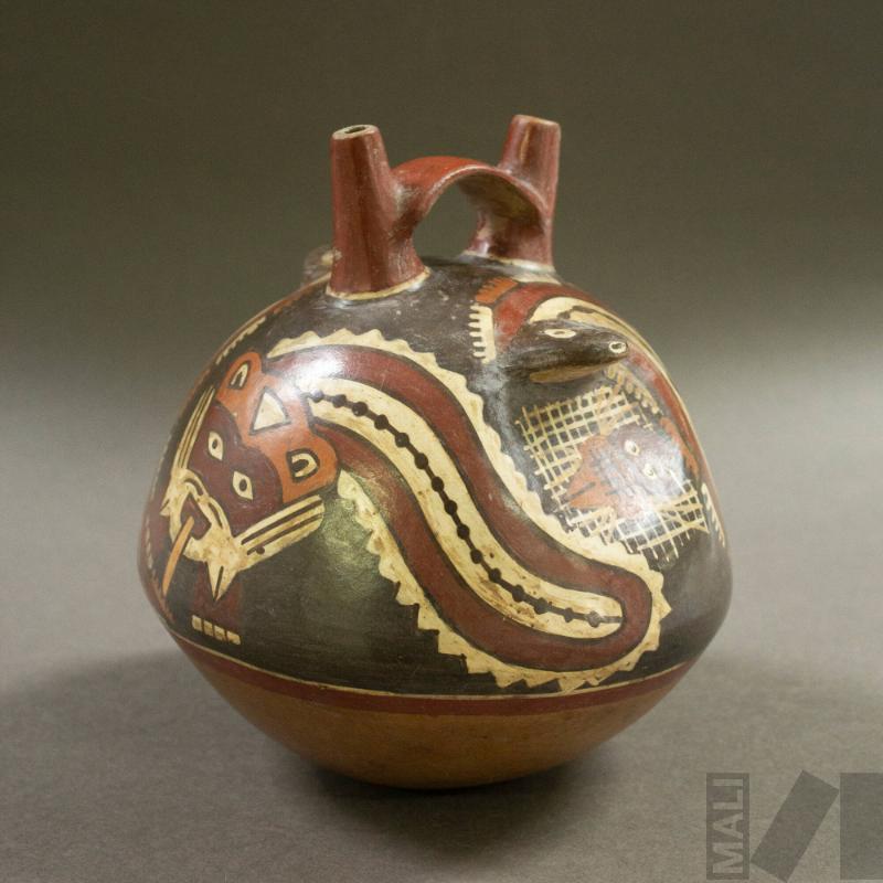 Botella con representación de Ser Mítico Antropomorfo con cuerpo de serpiente y arañas