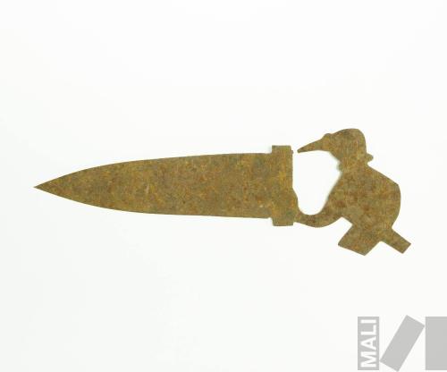 Prototipo para diseño de joyería que representa a un cuchillo con mango en forma de ave