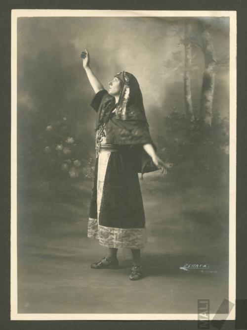 María Klinger como Mama Illa, en "Ollanta" de José María Valle Riestra