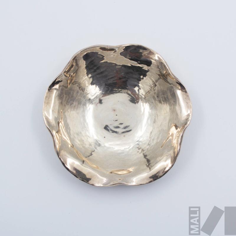 Cuenco con borde irregular