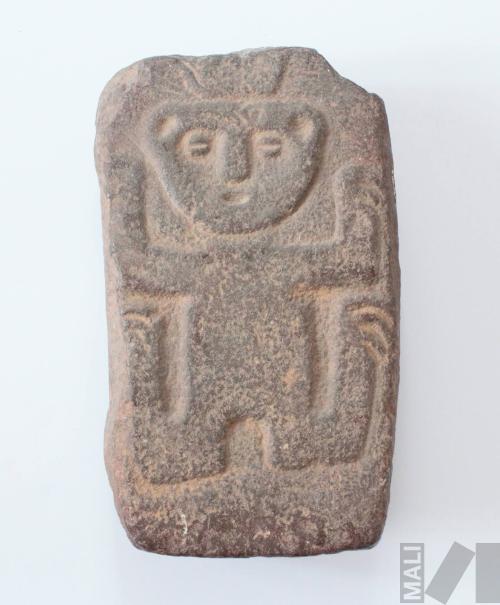 Bloque con representación de una criatura híbrida