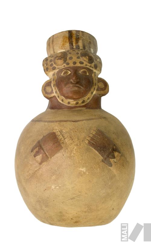 Cántaro escultórico de personaje con tocado.