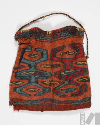 Chuspa con asa trenzada y diseños geométricos