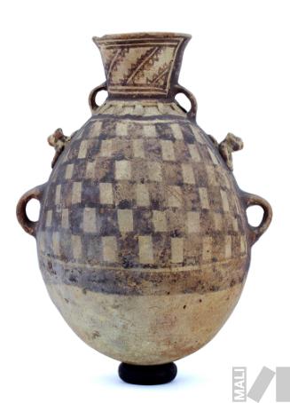 Cántaro con diseños geométricos y figuras zoomorfas