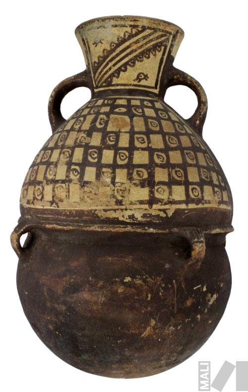 Cántaro con diseños geométricos