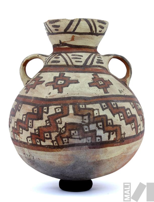 Cántaro con diseños de rombos y motivos escalonados