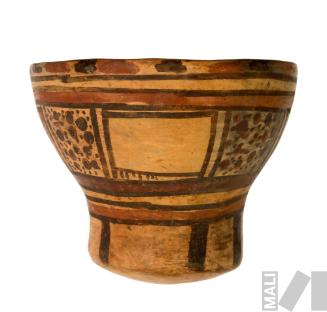 Vaso con motivos geométricos