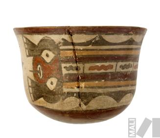 Taza con diseño de personaje mítico zoomorfo