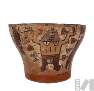 Taza con representación de ancestro mítico con cabezas trofeo estilizadas
